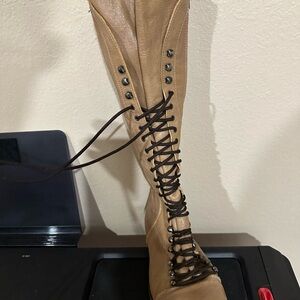 Boots very good quality leather is very good quality